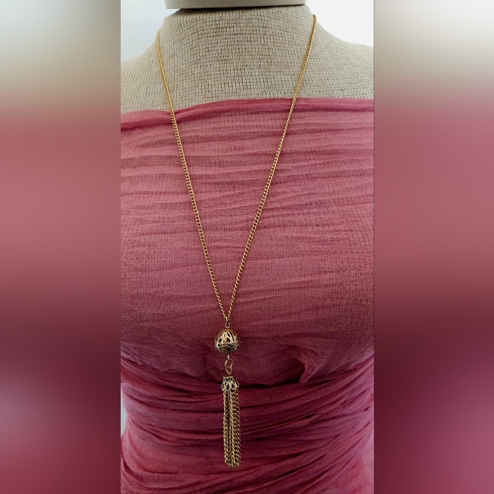 Vintage Chic Gold Tone Tassel Necklace